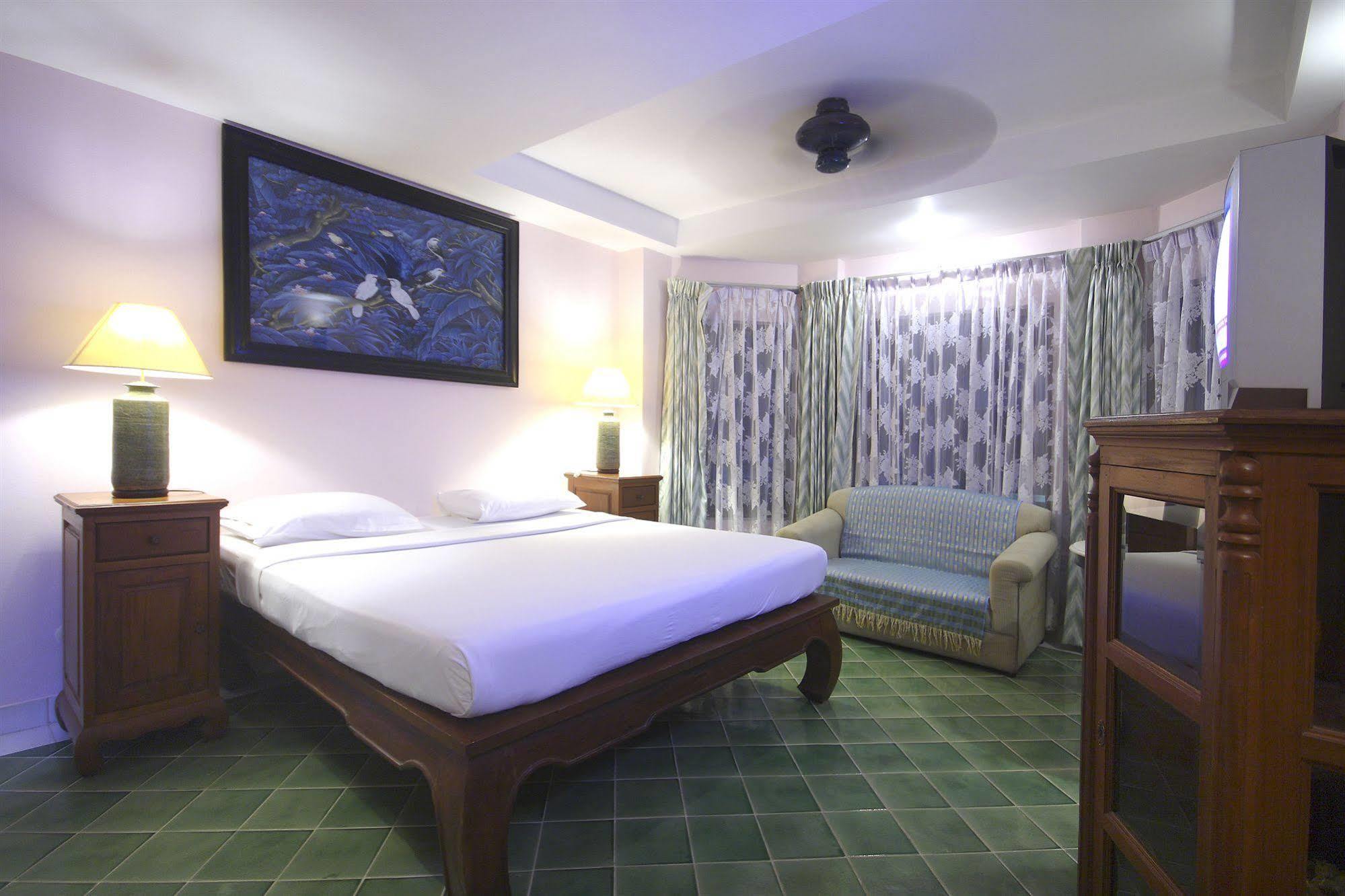 Nhà khách Rendezvous Patong